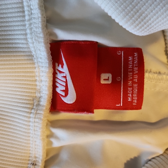 Nike pants - Picture 2 of 2